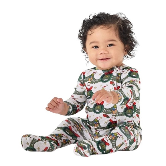 Dr. Seuss's The Grinch™ Wreath Pottery Barn Baby Pajama Size 3-6 months NWOT - Picture 3 of 4